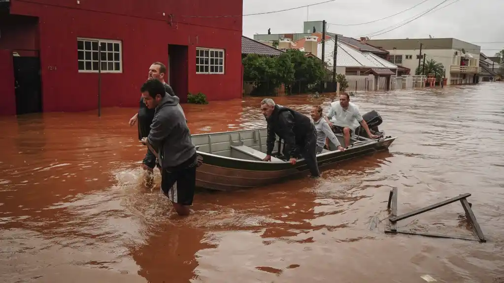 Južni Brazil pogodile su najgore poplave u više od 80 godina, najmanje 39 ljudi poginulo
