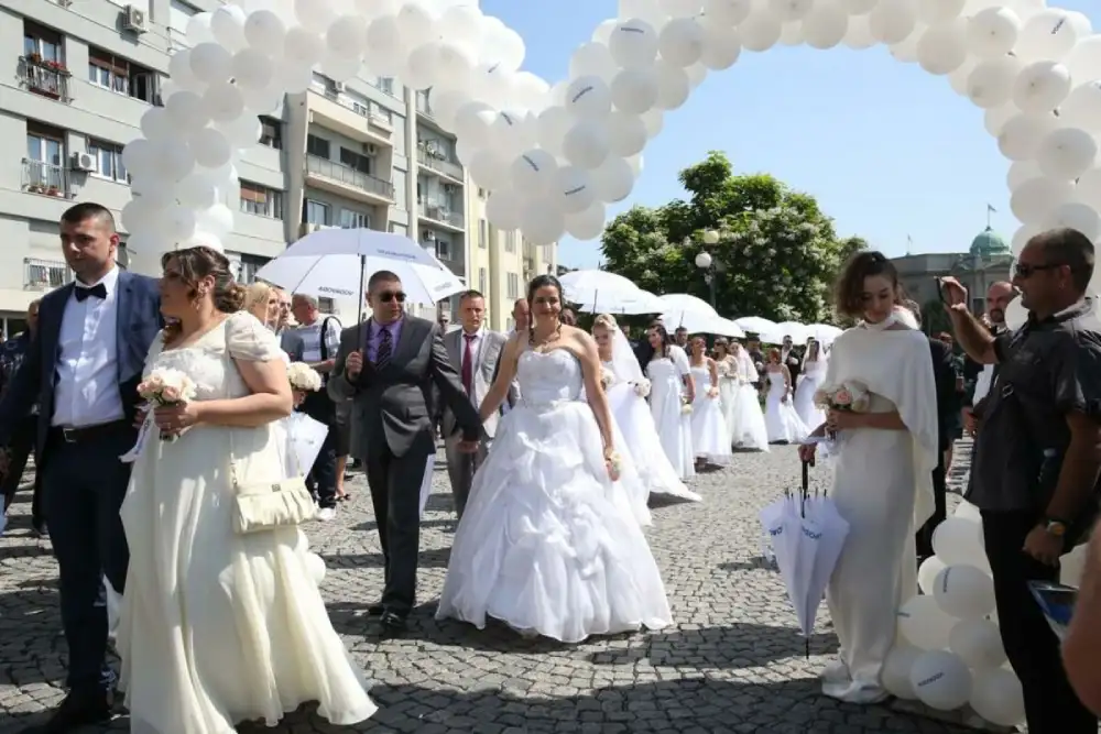 Kolektivno venčanje u Beogradu: 16 mladenaca reklo sudbonosno „da“