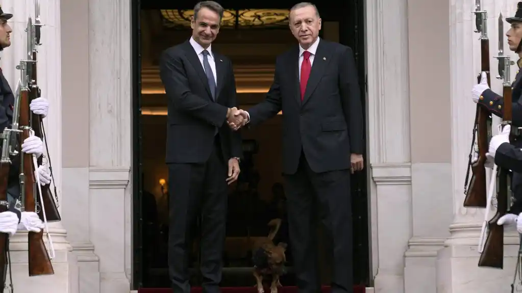 Prijateljski ali neizvesni susret: Grčka i Turska razmatraju nove korake ka normalizaciji