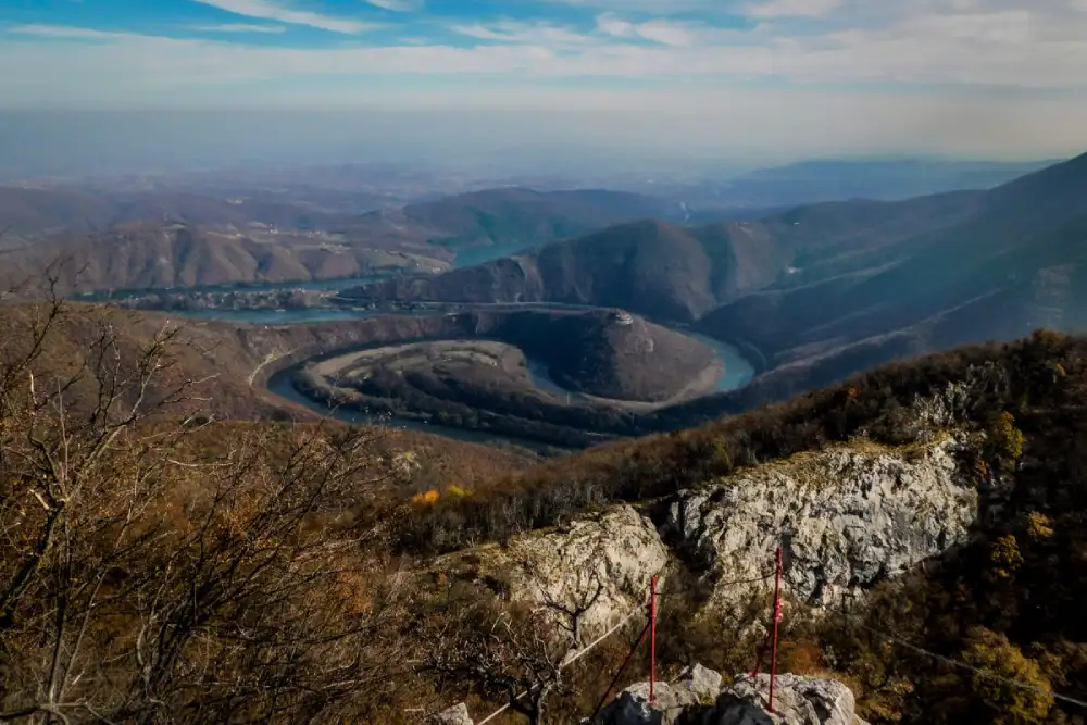 Tri osobe se izgubile u Ovčarsko-kablarskoj klisuri, spasioci tragaju za njima