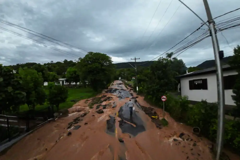 Poplave u Brazilu: Najmanje osam osoba poginulo, 21 se vodi kao nestala