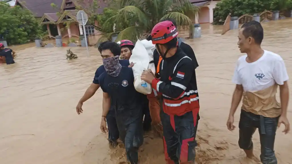 Poplave i klizište pogodile su indonezijsko ostrvo Sulavesi, ubivši 14 ljudi