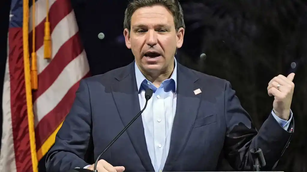 Guverner Floride Ron DeSantis priprema se da prikupi novac za bivšeg predsednika Trumpa