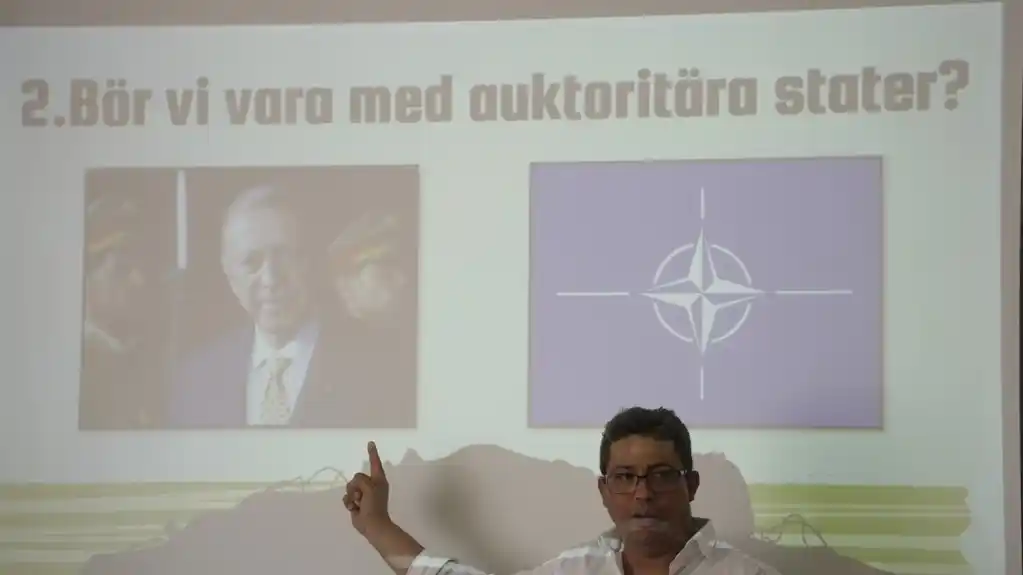 Švedski tinejdžeri uče o NATO-u i geopolitičkim promenama: Da li članstvo povećava pretnju za Švedsku?