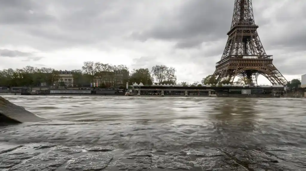 50.000 kubnih metara otpadnih voda sliva se u glavnu parisku reku