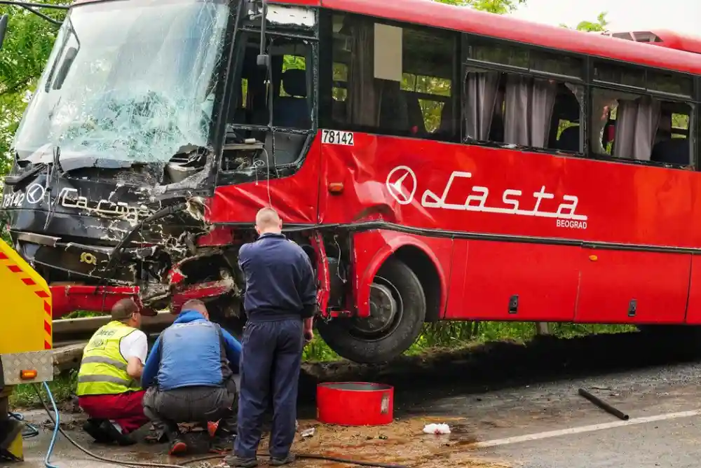 Nesreća kod Lazarevca: Lastin autobus sleteo sa puta, povređeno šest osoba
