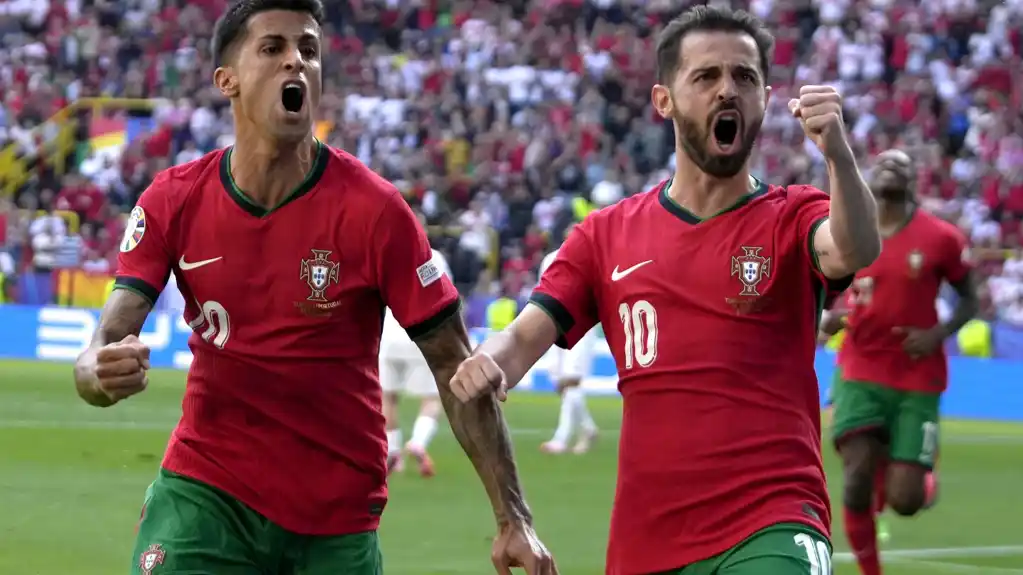 Bez golova, ali mnogo selfija za Ronalda u haotičnoj pobedi Portugalije nad Turskom na Euru 2024