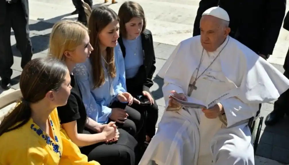 Papa Franja sastao se sa rođacima ukrajinskih zarobljenika