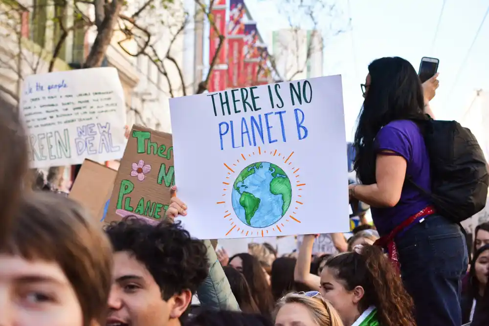 Pomaganje mladima da klimatsku anksioznost pretvore u klimatsku akciju