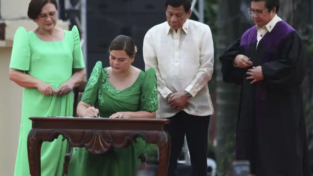 Potpredsednica Filipina Sara Duterte dala je ostavku na funkcije u Markosovom kabinetu