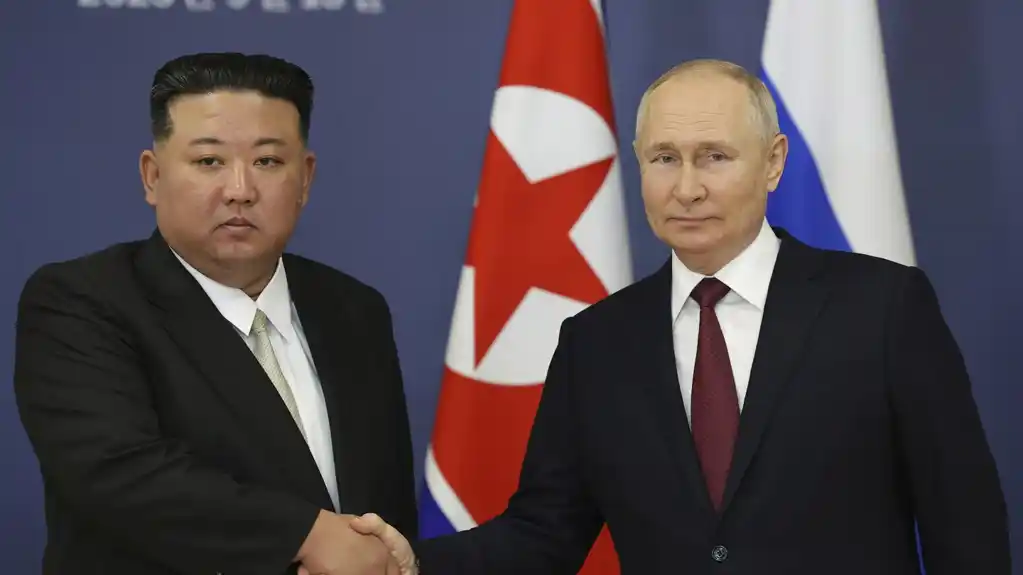 Pre samita sa severnokorejskim Kimom, Putin obećava da će zajedno pobediti sankcije