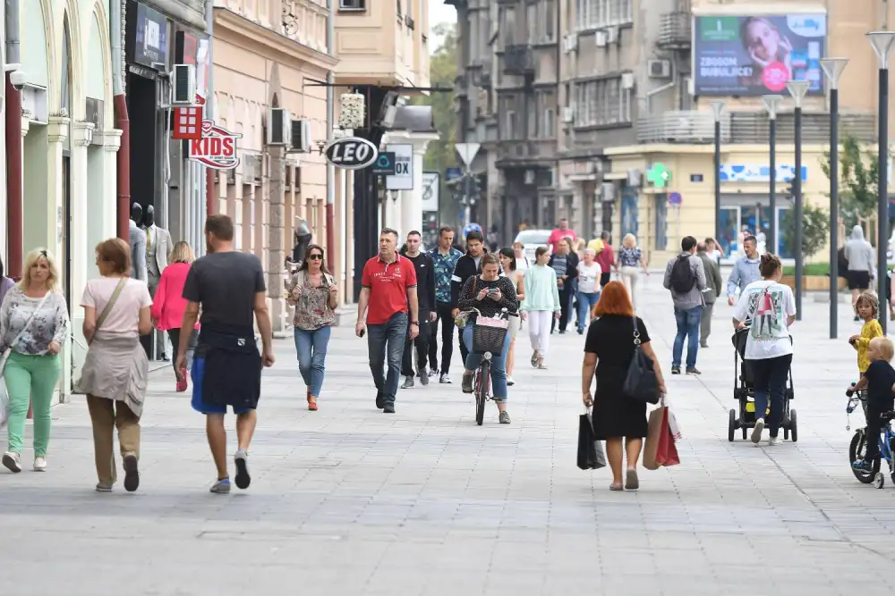 Sutra promenljivo oblačno sa sunčanim intervalima, temperatura do 31 stepen