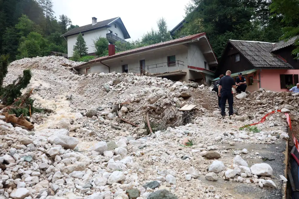 Odron u Sloveniji zatrpao kuće