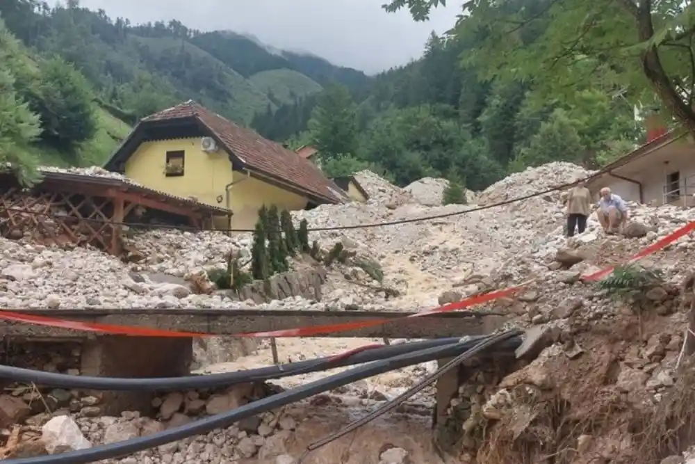 Slovenačka Gorska služba spasavanja intervenisala zbog nevremena: 17 planinara spašeno