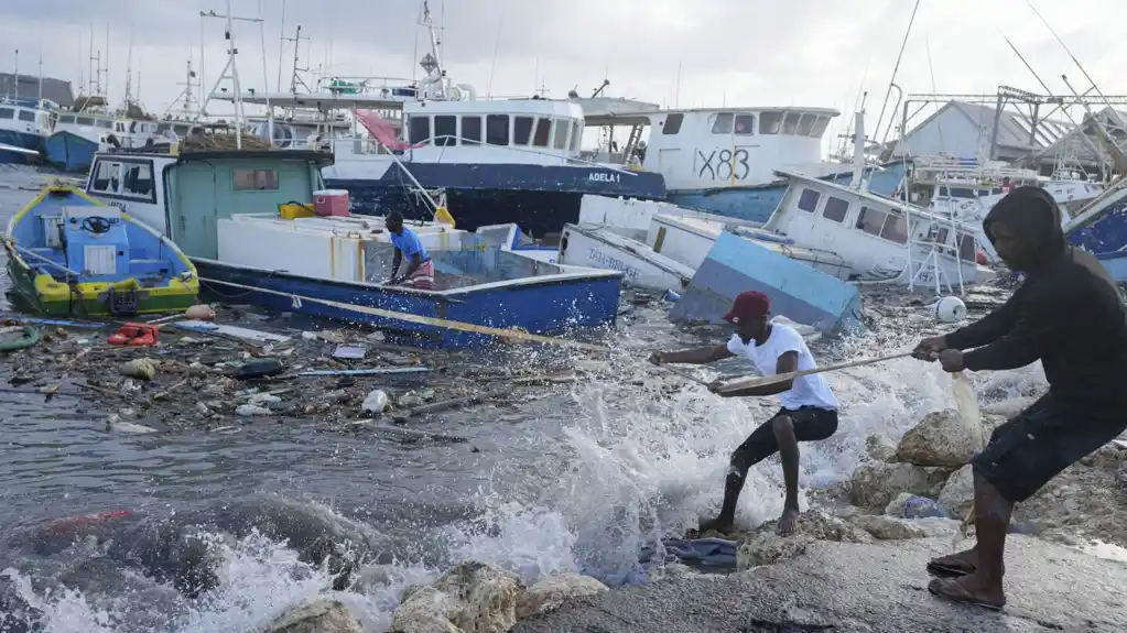 Uragan Beril prošao Karibima kao kategorija 4: najmanje šest mrtvih, strah za Jamajku