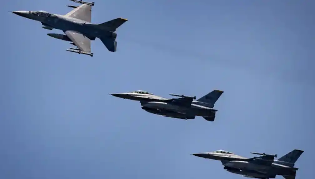 Bivši šef odbrane Poljske objašnjava kako njegova nacija može pomoći Ukrajini u pogledu F-16