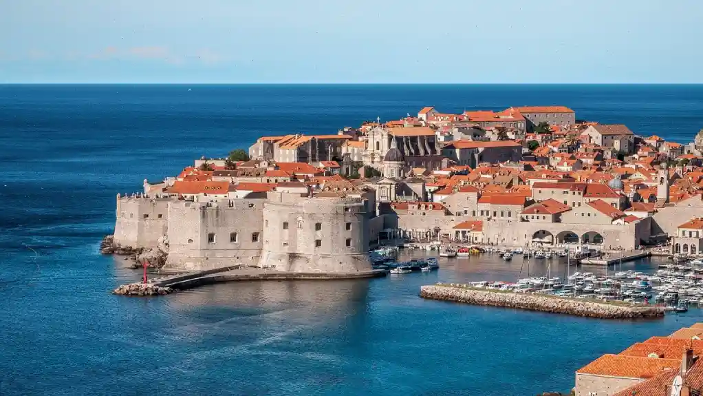 Rekordna temperatura mora zabeležena u Dubrovniku, izmereno 29.7 °C