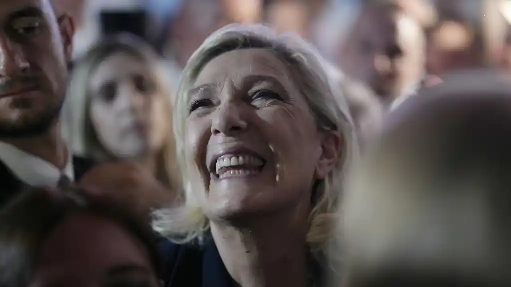 Drugi krug vanrednih izbora u Francuskoj donosi mogućnost prve krajnje desničarske vlade od Drugog svetskog rata