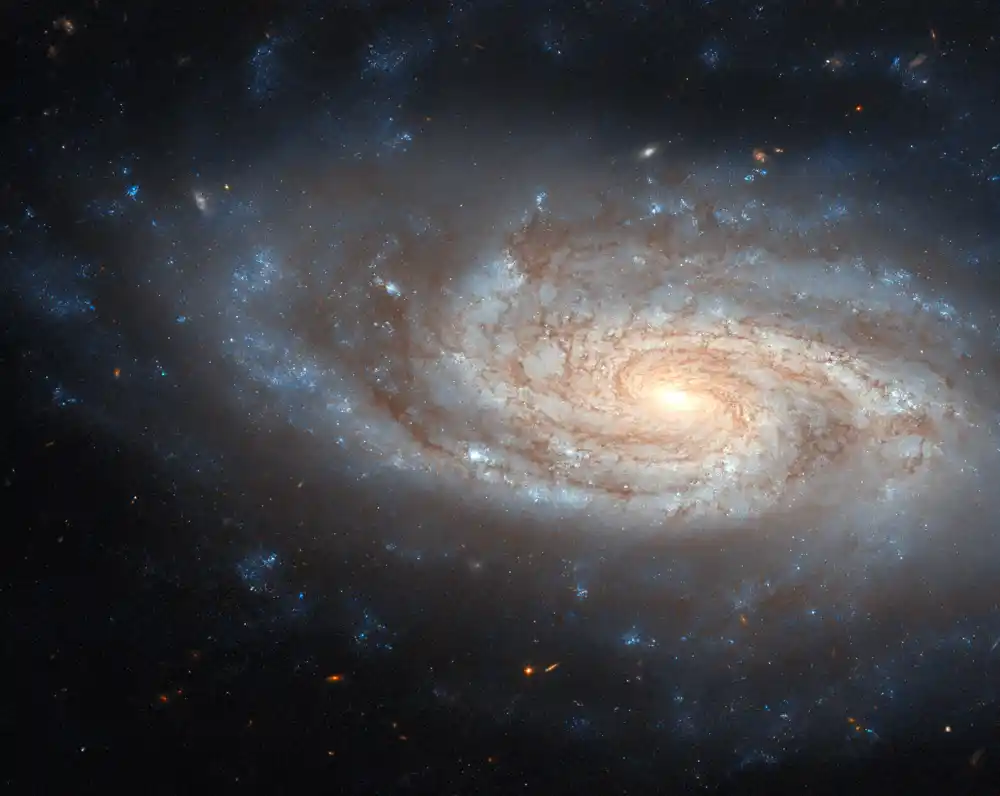 Habl slika NGC 3430, klasičnu spiralnu galaksiju