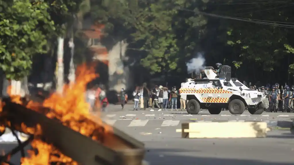 Broj poginulih u studentskim protestima u Bangladešu dostiže 105