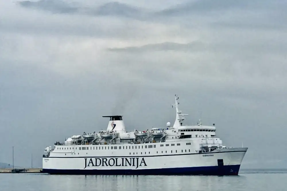 Pokvario se trajekt sa 340 putnika u Jadranskom moru