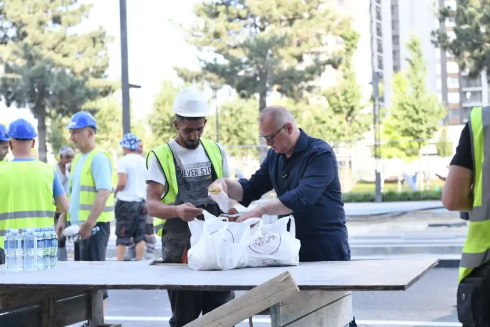 Vesić apelovao da građevinski radnici ne rade usred dana po ekstremnim temperaturama