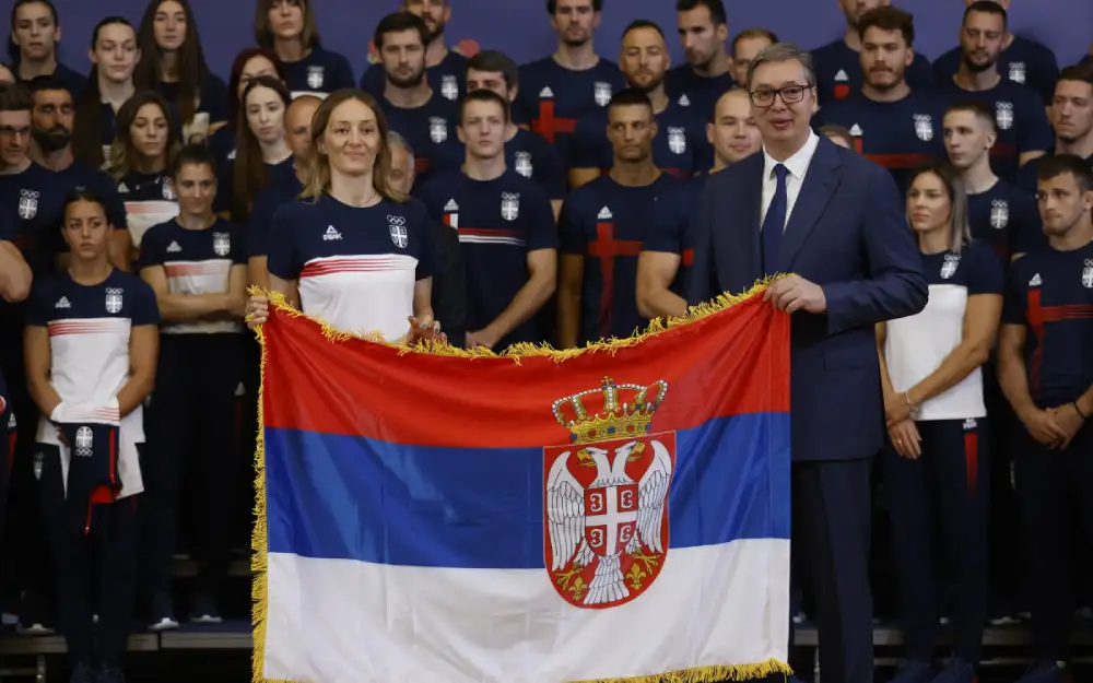 Vučić: Nadamo se da će sportisti sa Olimpijskih igara doneti Srbiji dvocifreni broj medalja