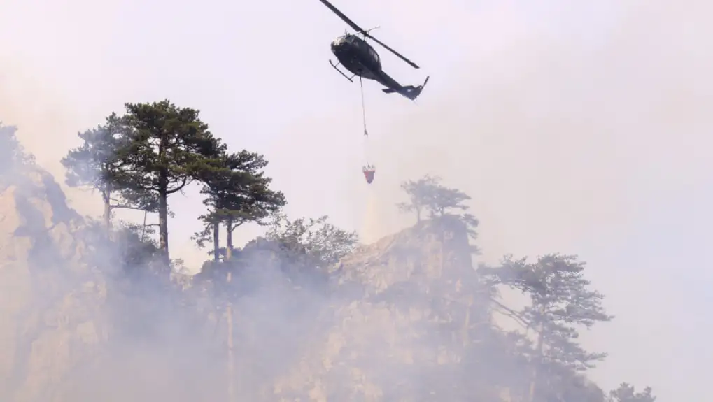 Požar u Nacionalnom parku Sutjeska stavljen pod kontrolu uz pomoć helikoptera iz Srbije