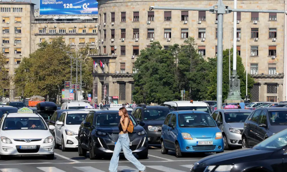 AMSS: Ne preporučuje se vožnja u najtoplijem delu dana