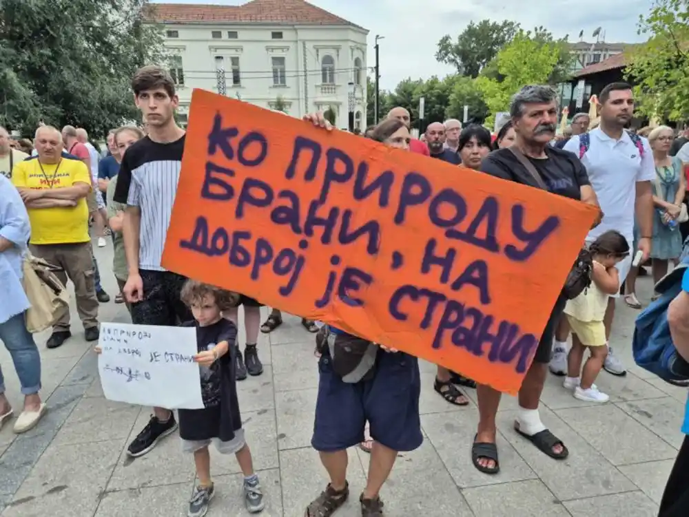 Protest ispred RTS-a zbog privođenja ekoloških aktivista