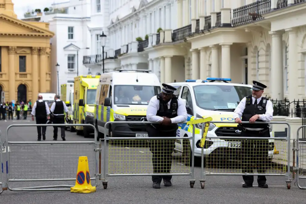 Tri osobe izbodene na karnevalu u Londonu, jedna žena u kritičnom stanju