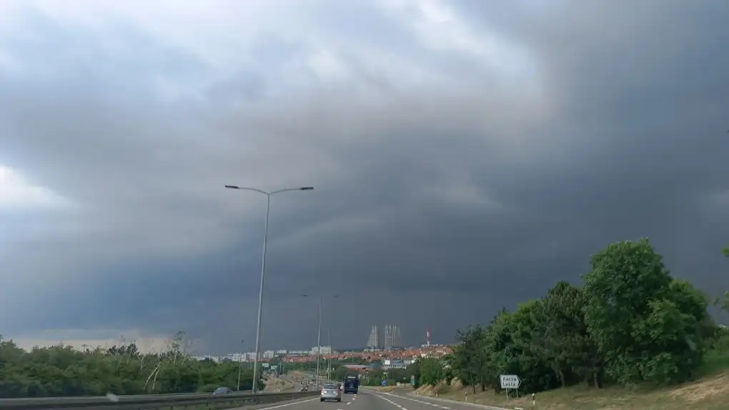 Danas promenljivo oblačno, temperatura do 34 stepena