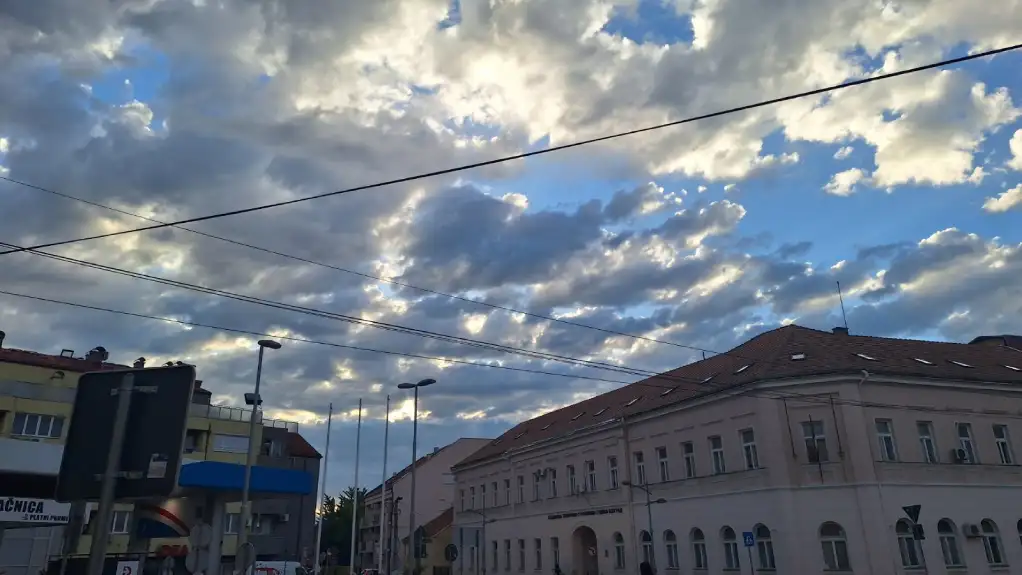 Danas promenljivo oblačno, temperatura do 32 stepena