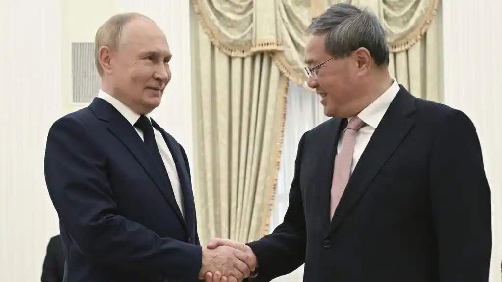 Putin se sastaje sa kineskim premijerom Lijem dok Moskva i Peking produbljuju svoje odnose