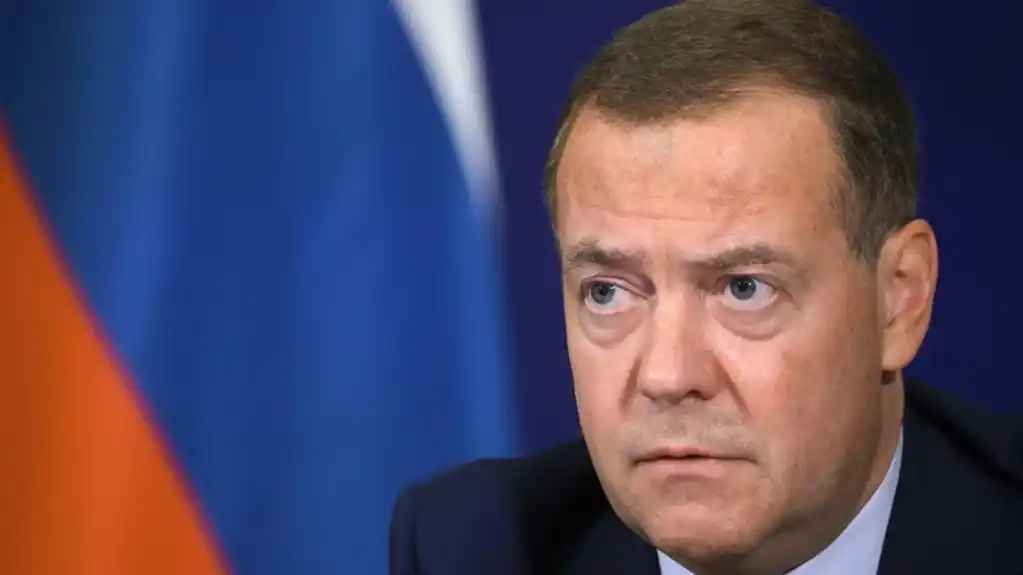 Medvedev poziva na dalju invaziju Ukrajine