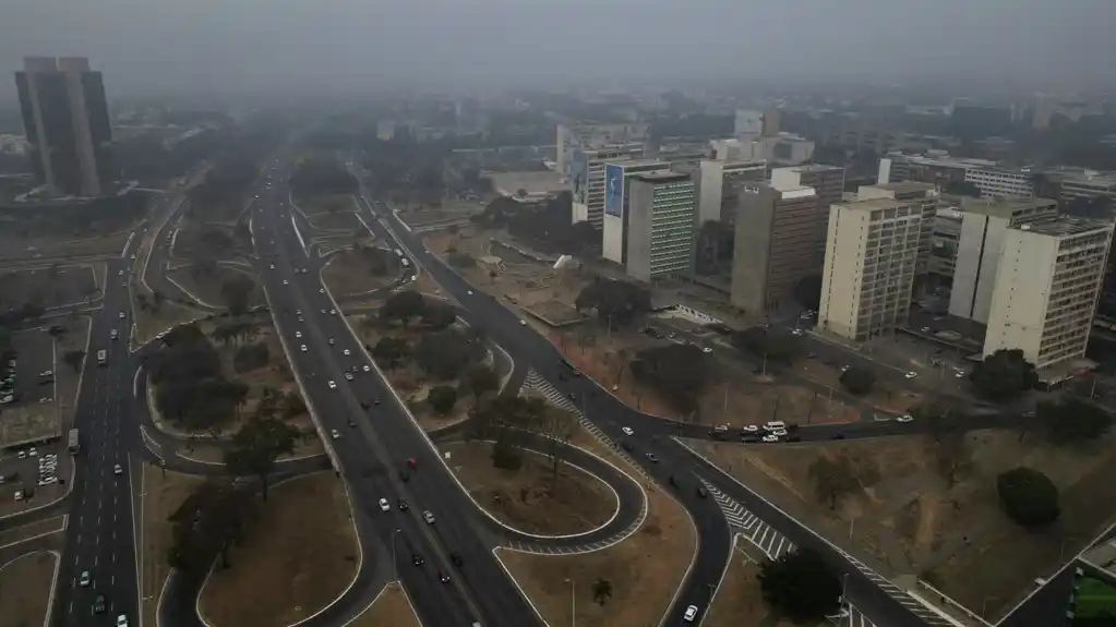 Dim od požara prekriva glavni grad Brazila, što je izazvalo saveznu reakciju