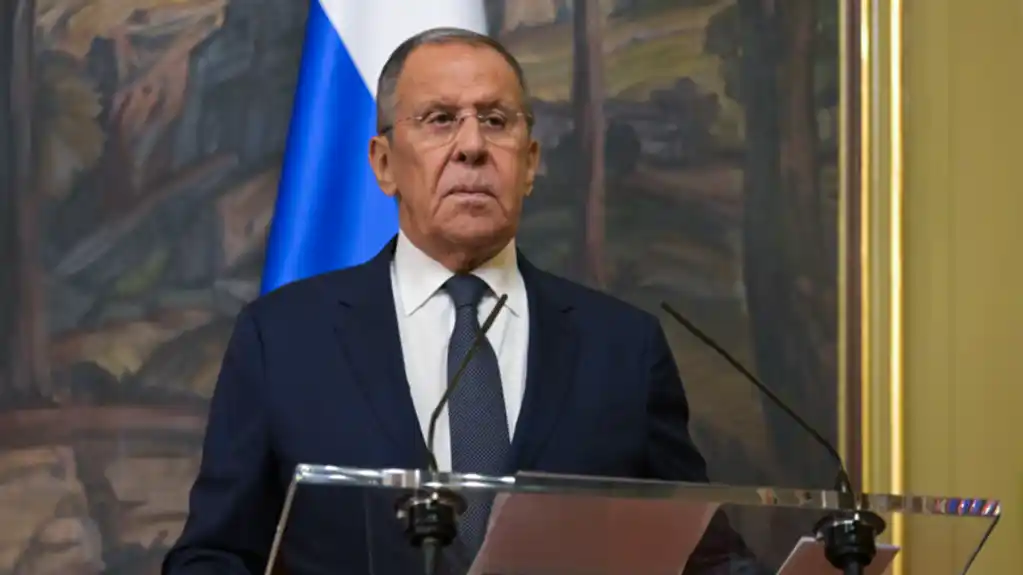 Lavrov: Zapad se „igra vatrom“