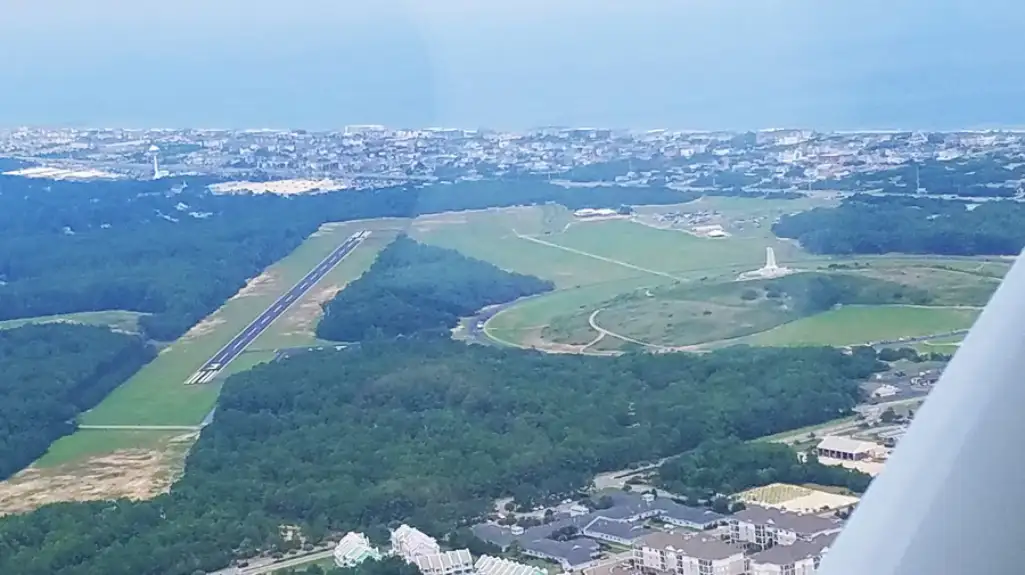 Više ljudi poginulo nakon pada aviona na aerodromu prvog leta Nacionalnog memorijala Braće Rajt