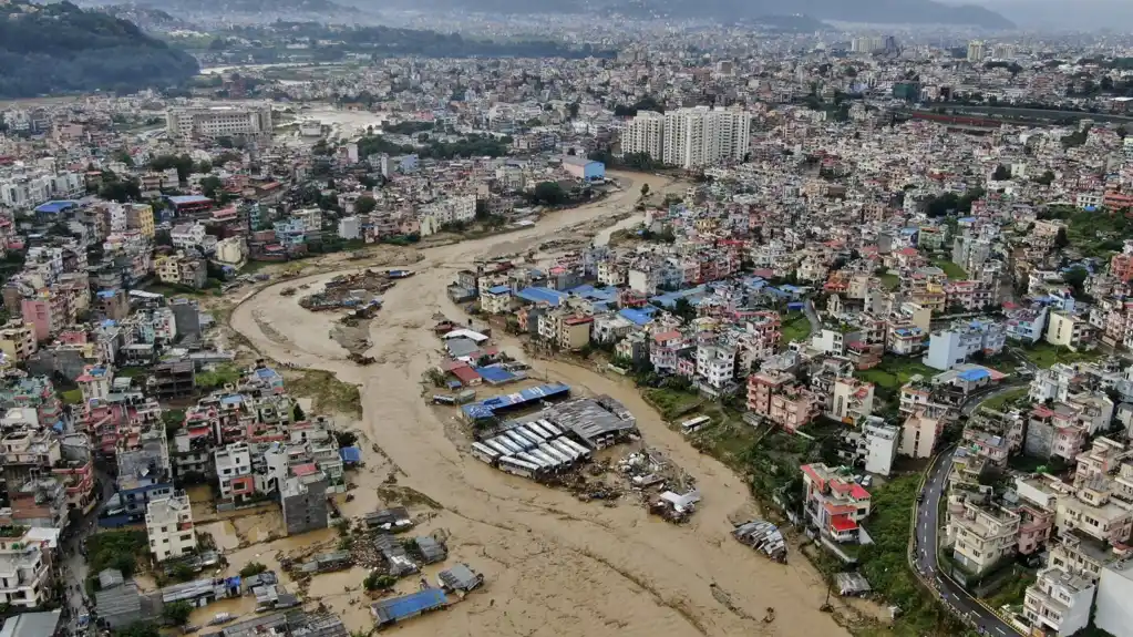 Broj mrtvih u poplavama u Nepalu dostigao 193, dok su radovi na oporavku intenzivirani