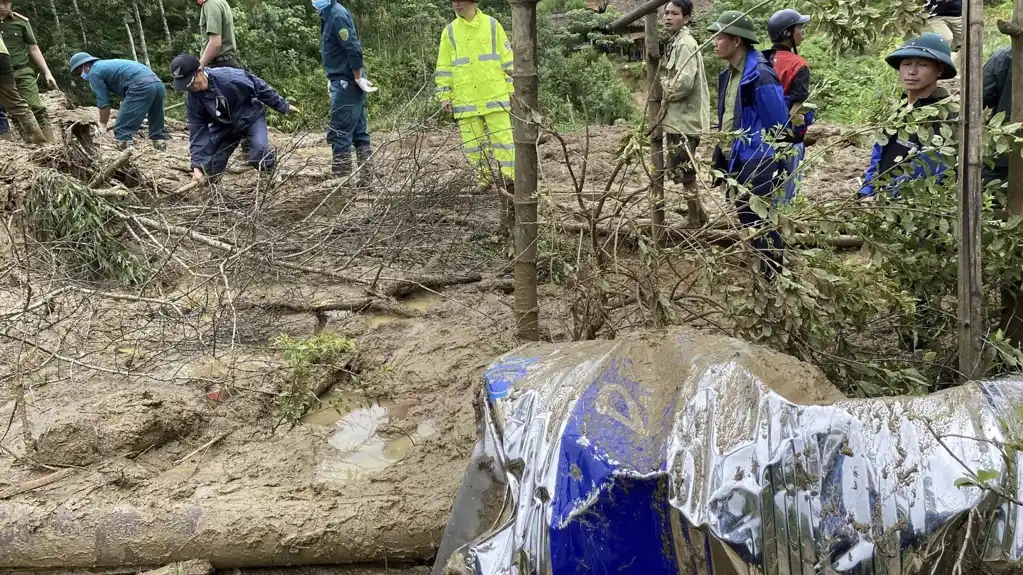 Broj mrtvih u Vijetnamu popeo se na 197 pošto su posledice tajfuna donele bujne poplave i klizišta