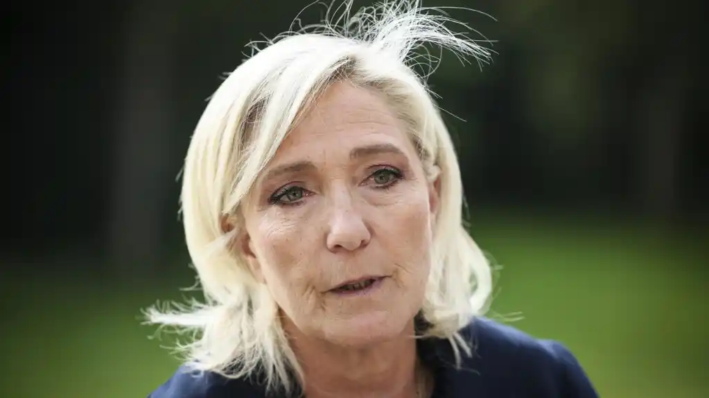 Marin Le Pen na suđenju zbog pronevere EU fondova: Presuda koja može oblikovati predsedničke izbore 2027