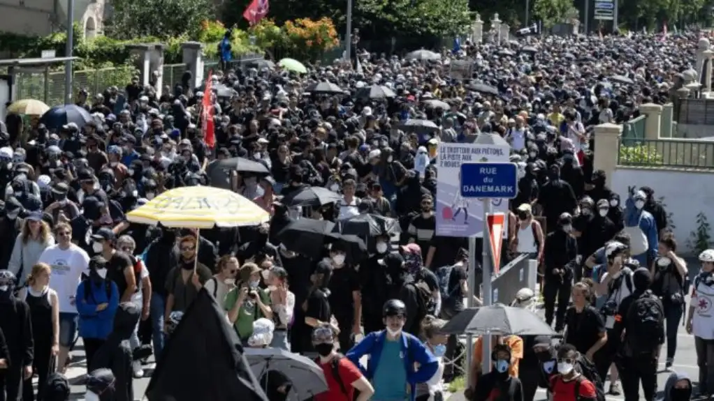 Protesti širom Francuske protiv imenovanja Mišela Barnijea za premijera