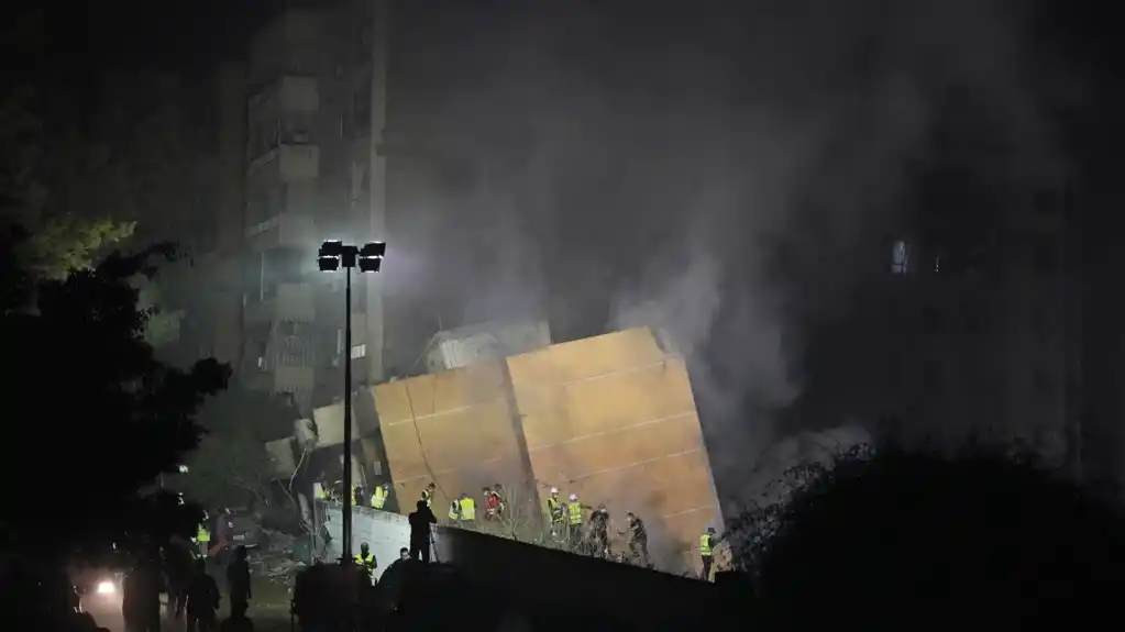 Izrael kaže da je pogodio štab Hezbolaha u ogromnoj eksploziji u kojoj su poginule najmanje dve osobe