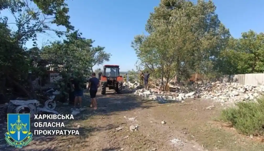 Jedna osoba poginula, dvoje povređeno u napadu ruske MLRS na selo u oblasti Harkova