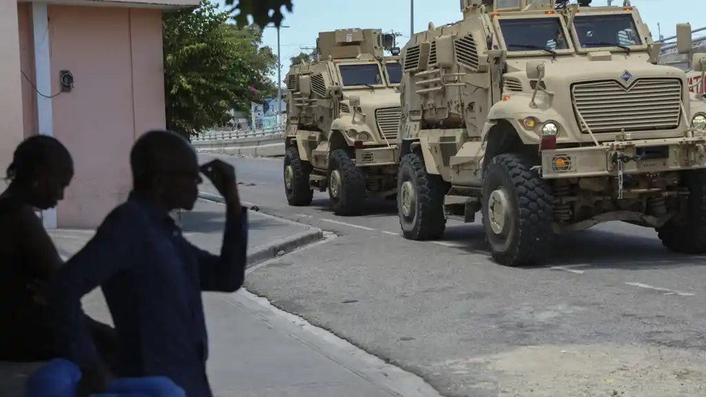 Kenijski predsednik posećuje Haiti dok se bori sa budućnošću međunarodnih napora u borbi protiv bandi