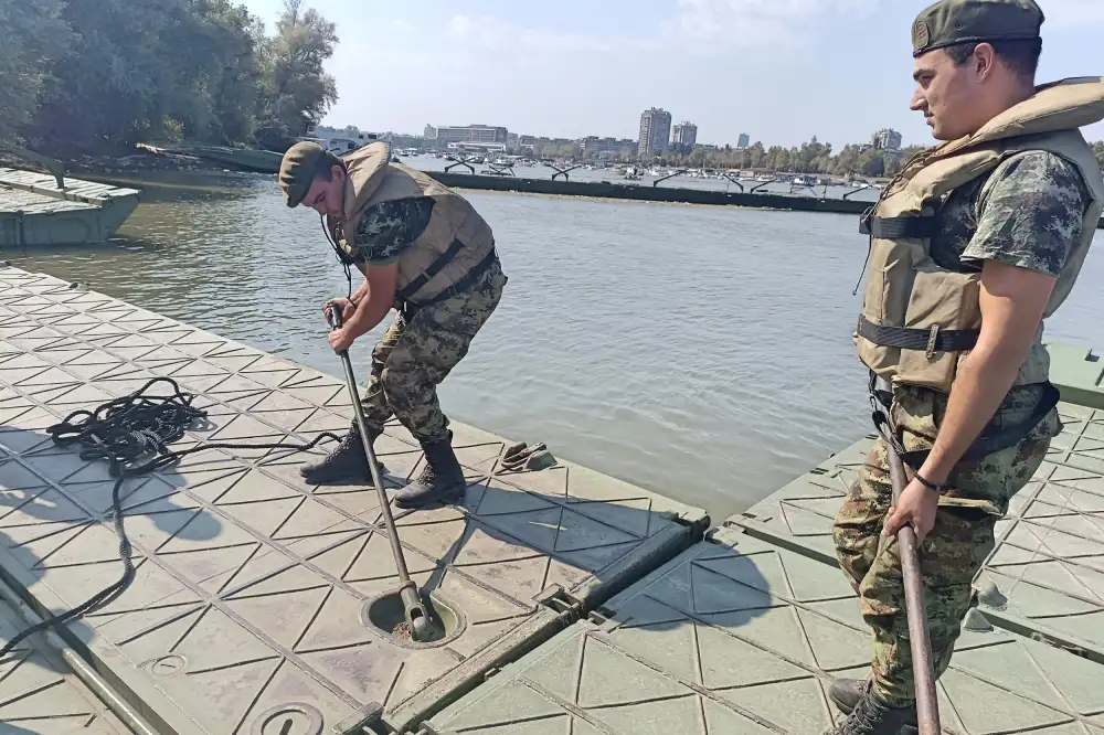 Završena sezona na Lidu, Vojska Srbije rasklopila pontonski most