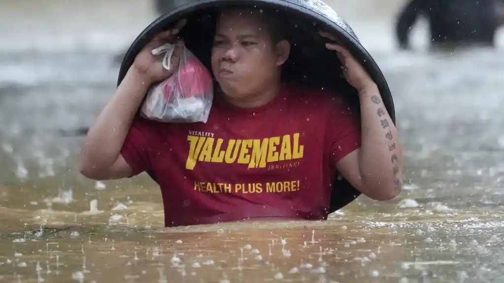 Olujni vetrovi pogodili sever Filipina: Najmanje 14 mrtvih zbog klizišta i poplava