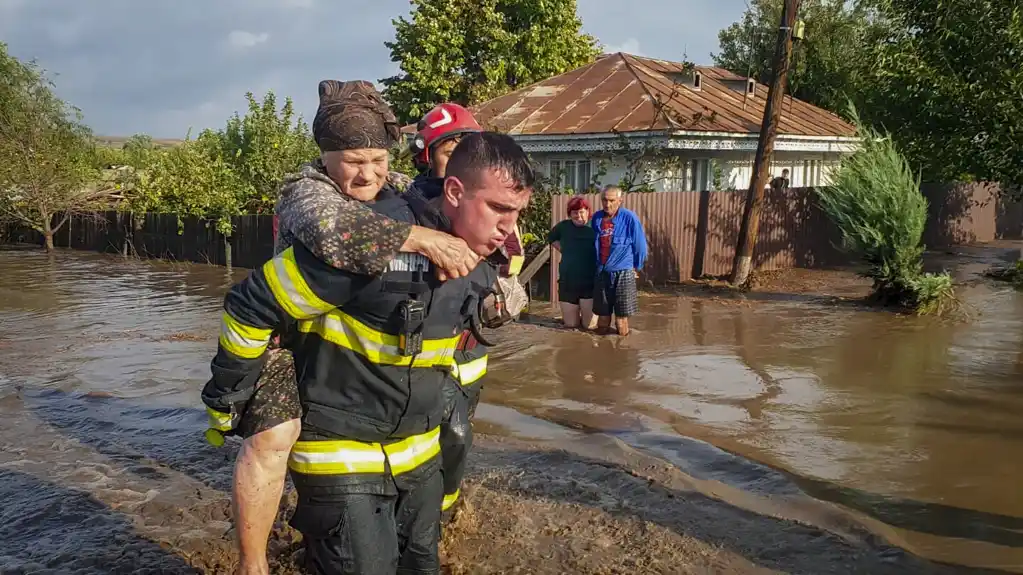 Pet osoba stradalo u istočnoj Rumuniji nakon olujnog nevremena