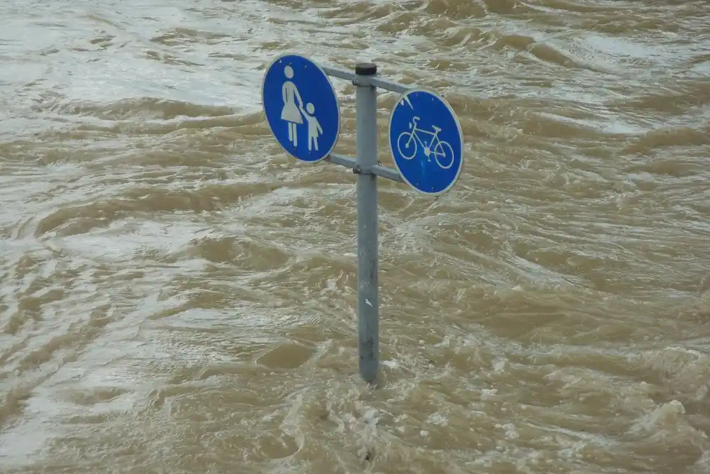 Predviđa se da će buduće klimatske promene promeniti mehanizme za stvaranje poplava i intenzivirati ekstremne poplave