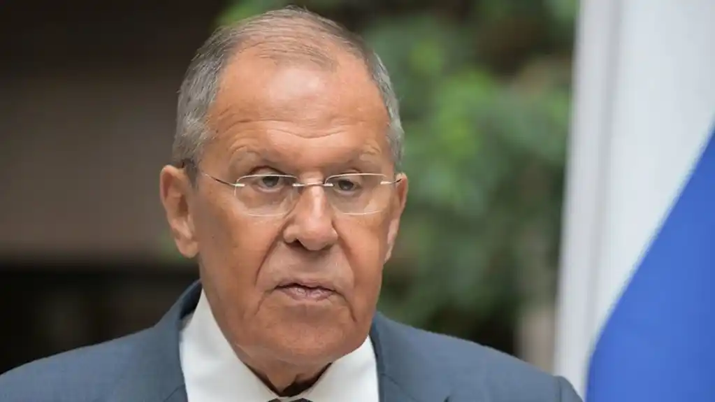 Lavrov upozorava Zapad „na borbu do pobede protiv nuklearne sile“